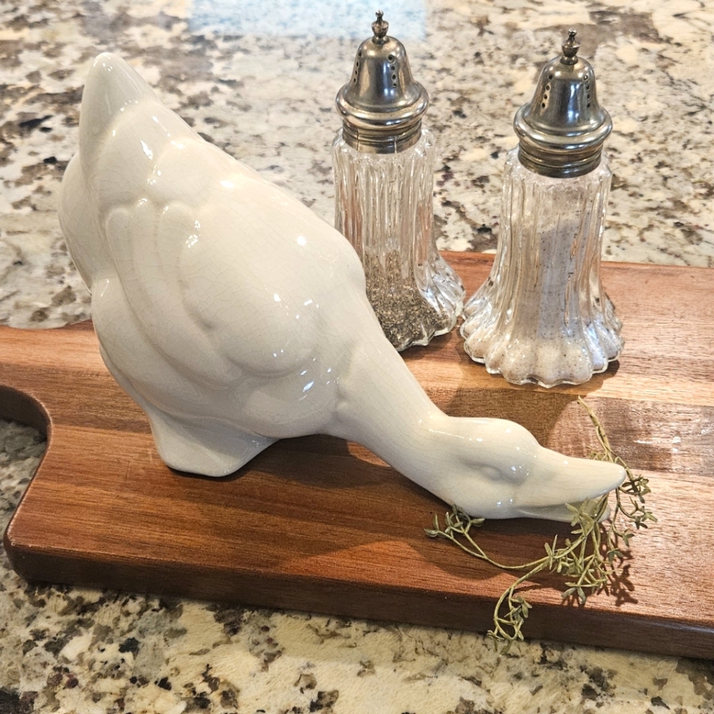 Ceramic White Stretched Neck Goose